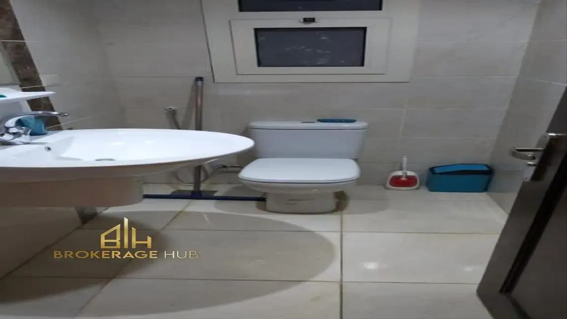 شقة فاخرة جديدة للإيجار بمساحة 150 متر2