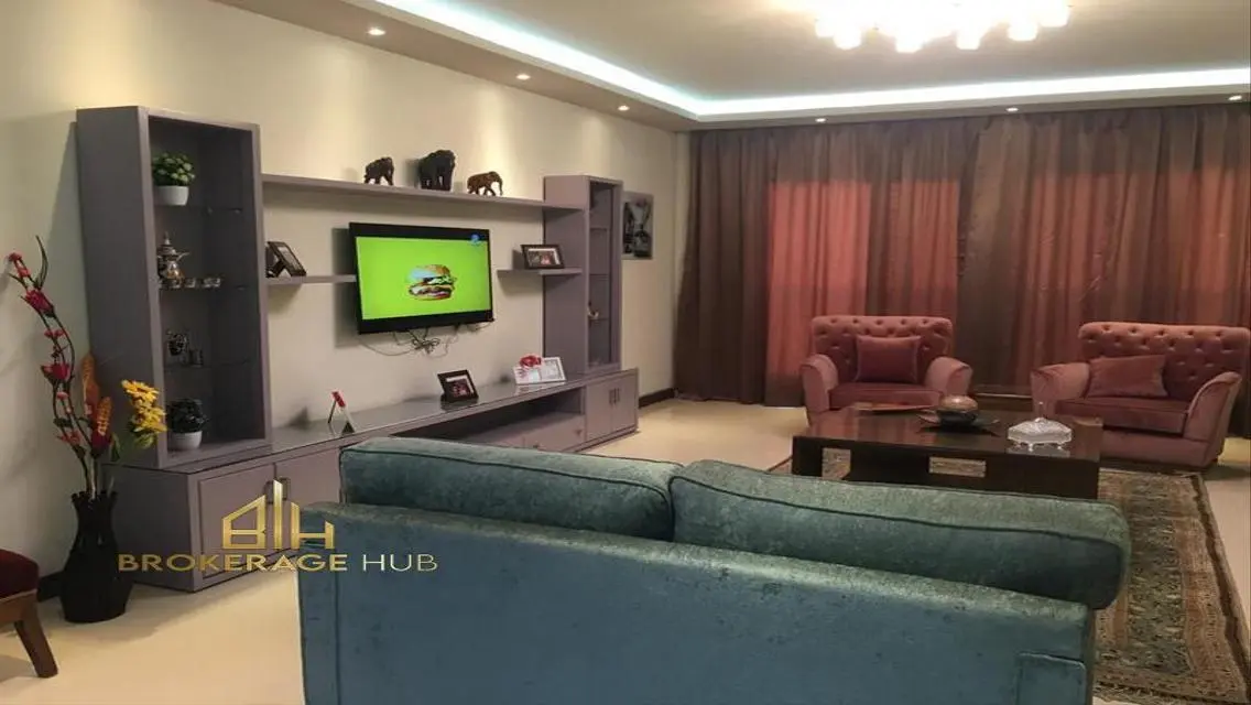 شقة فاخرة جديدة للإيجار بمساحة 150 متر2