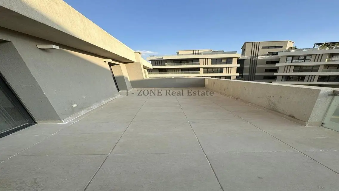 Luxury Apartment in i-zone Area