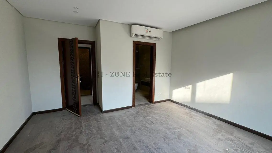 Luxury Apartment in i-zone Area