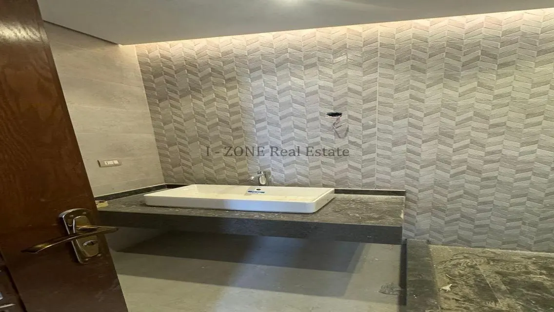 Luxury Apartment in i-zone Area