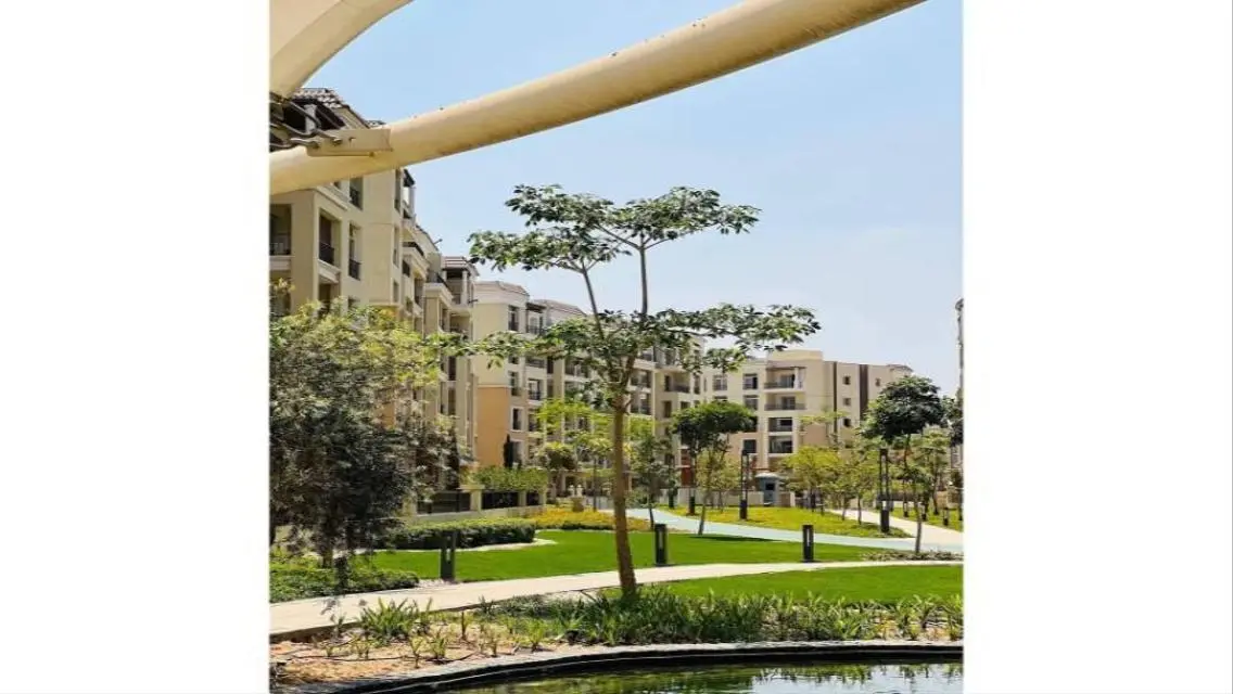 Luxurious Apartment with Balcony and Security Guard