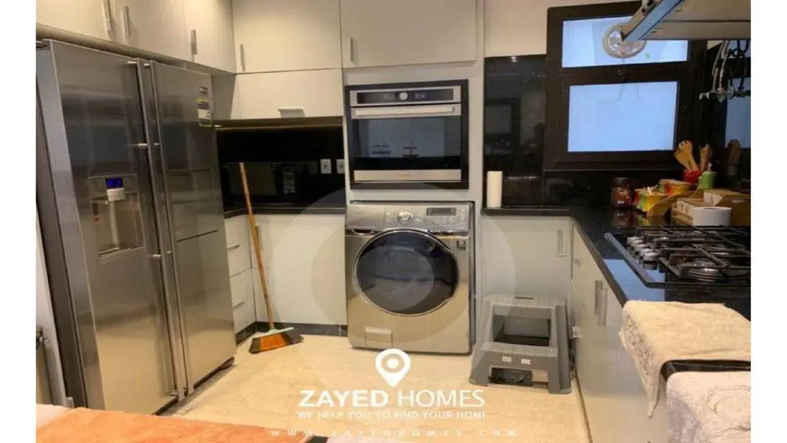 Luxurious 152 sqm Apartment in Prime Location