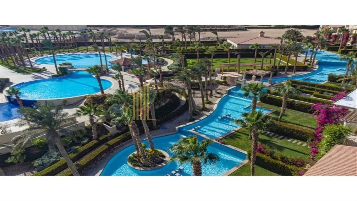 Luxury Apartment with Lake View and Shared Amenities