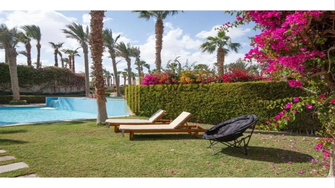 Luxury Apartment with Lake View and Shared Amenities