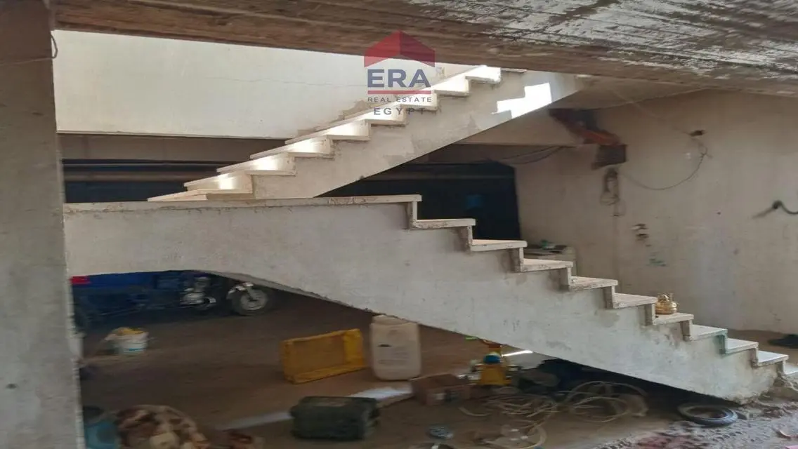 Luxury Apartment with 200 sqm and Covered Parking