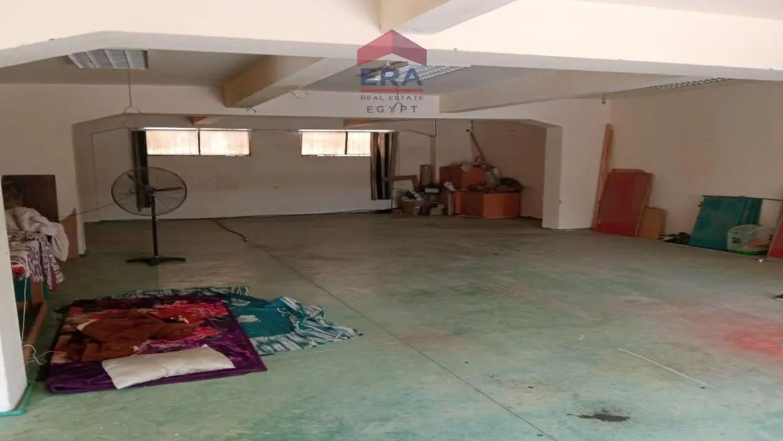 Luxury Apartment with 200 sqm and Covered Parking