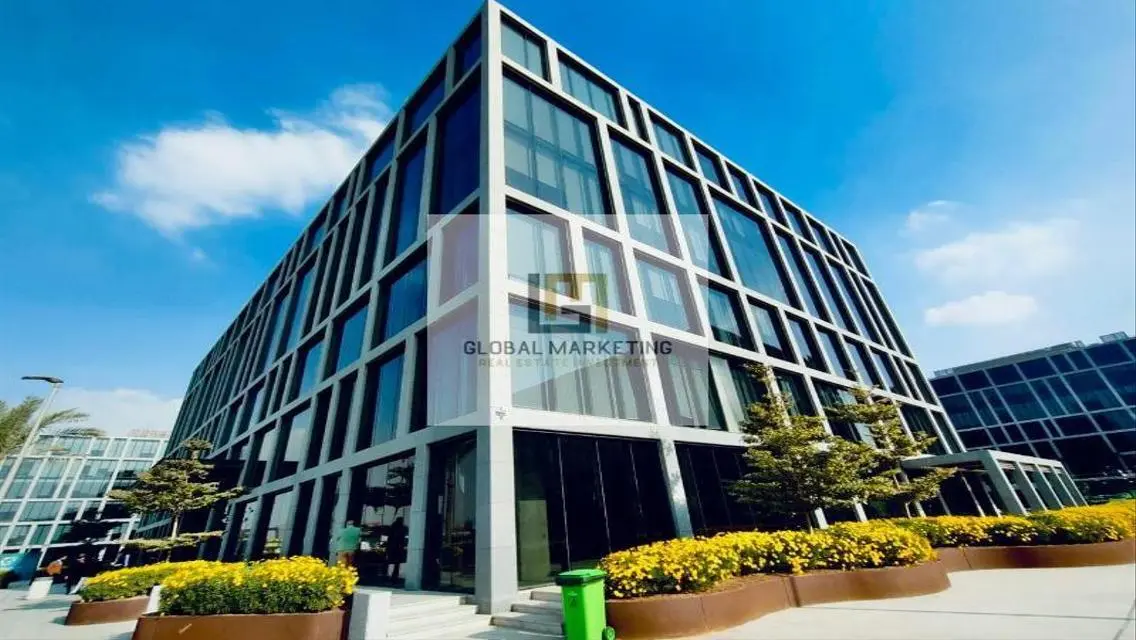 192 sqm Office in Prime Location with Full Amenities