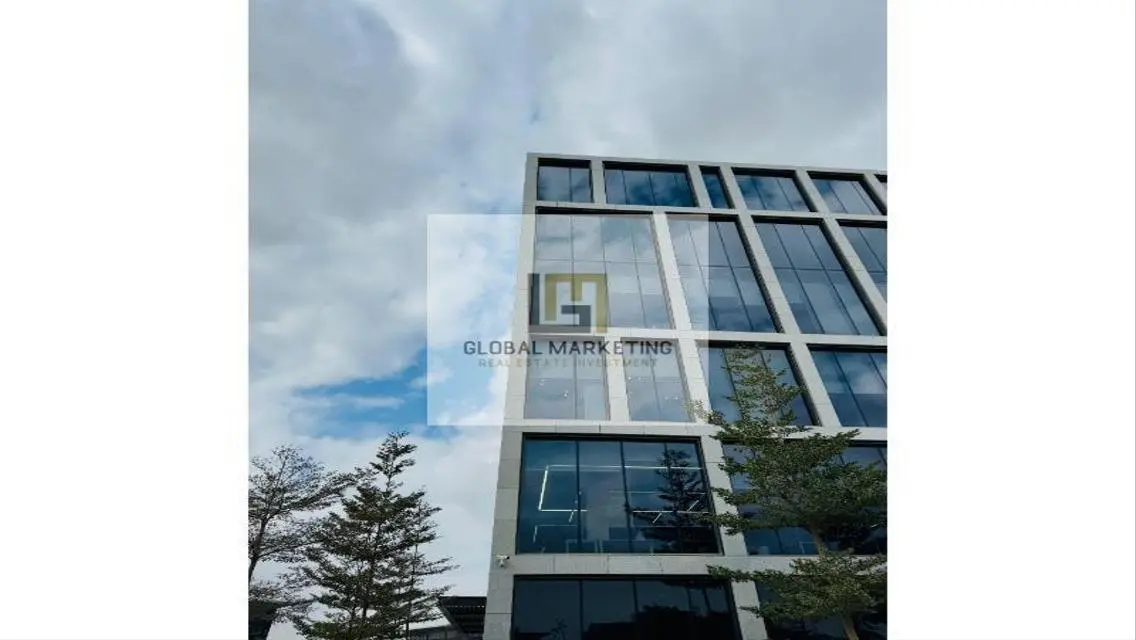 192 sqm Office in Prime Location with Full Amenities
