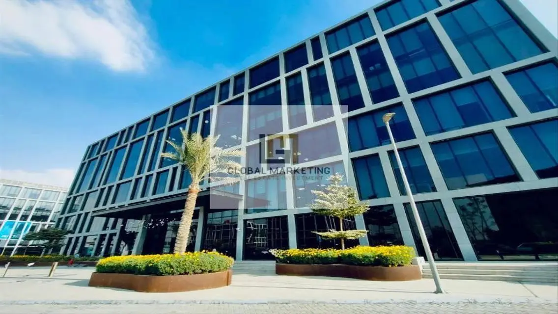 192 sqm Office in Prime Location with Full Amenities
