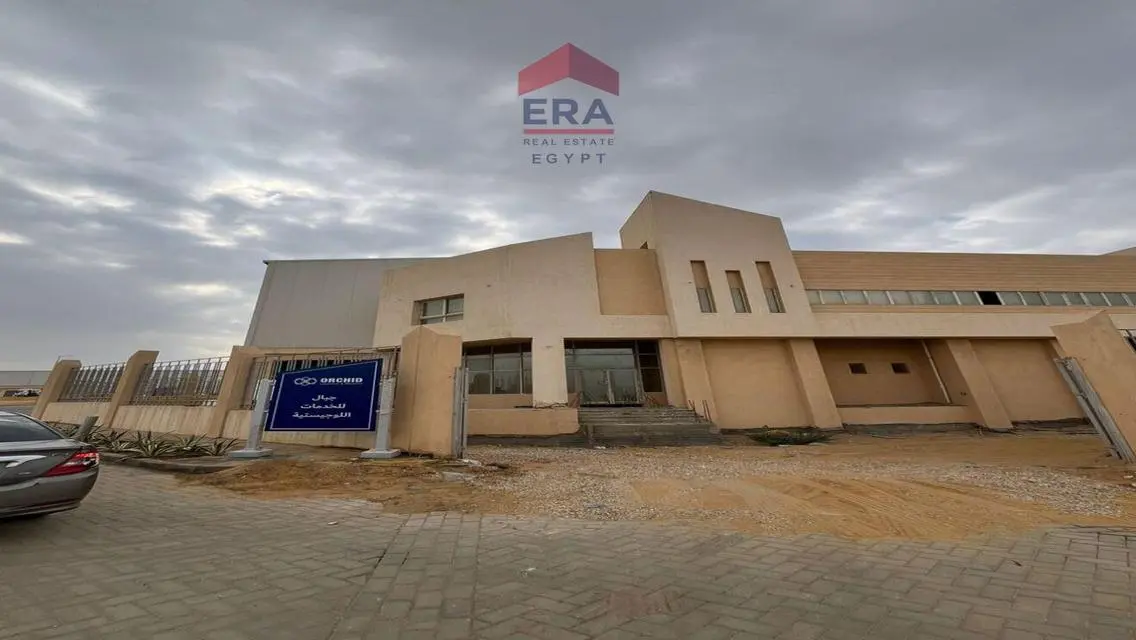 عقار مميز بمساحة 2004 متر مع موقف مغطى