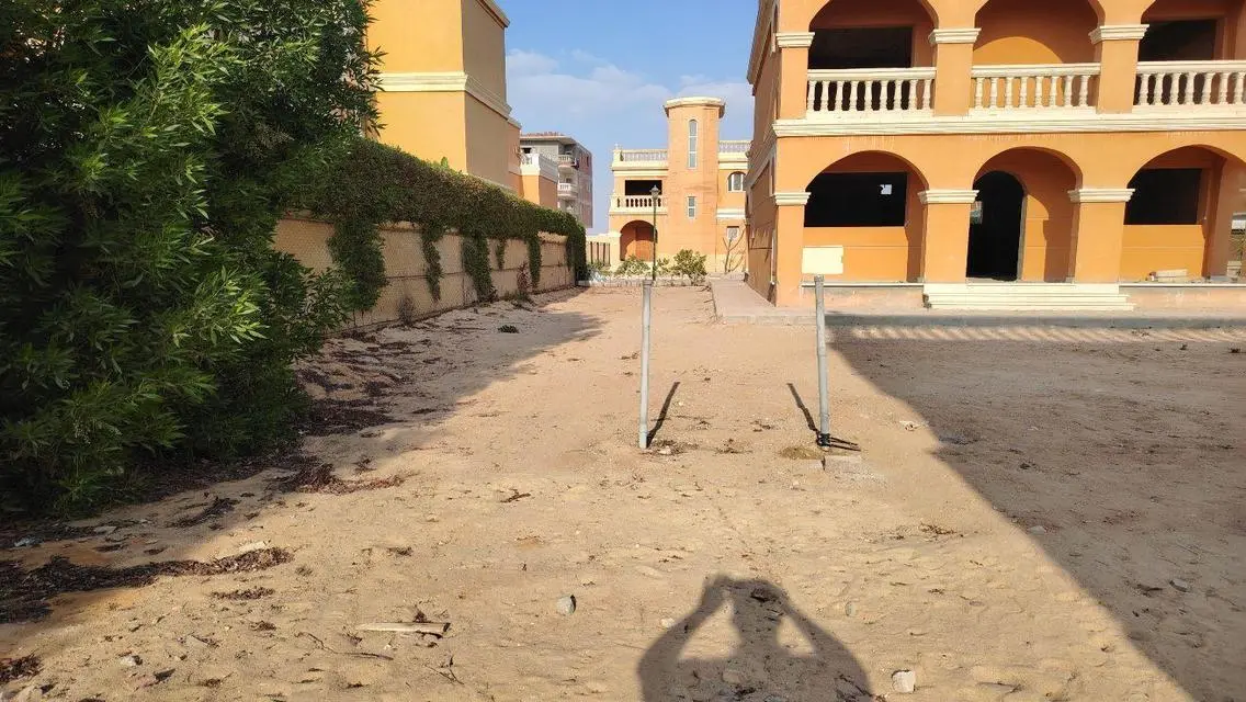 Luxury Villa with Private Garden and Great Amenities