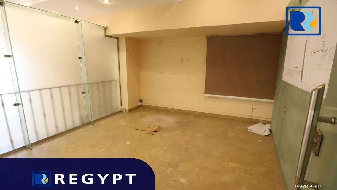 عقار متميز بمساحة 600 متر مع غرفة اجتماعات