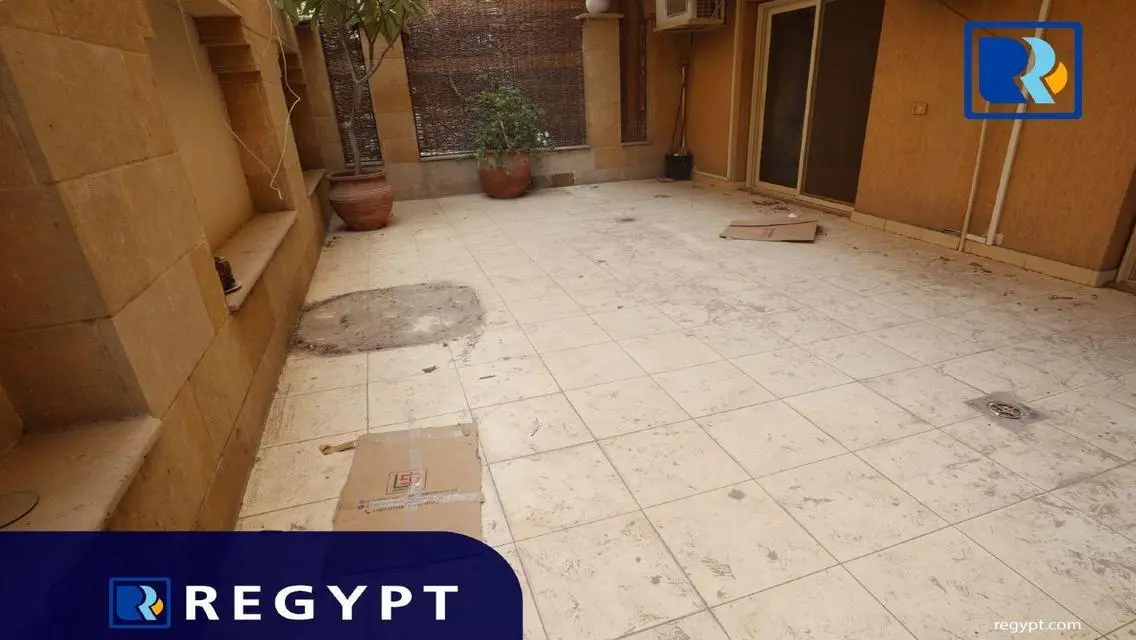 عقار متميز بمساحة 600 متر مع غرفة اجتماعات