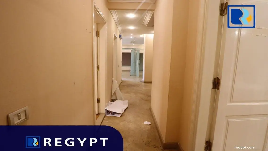 عقار متميز بمساحة 600 متر مع غرفة اجتماعات