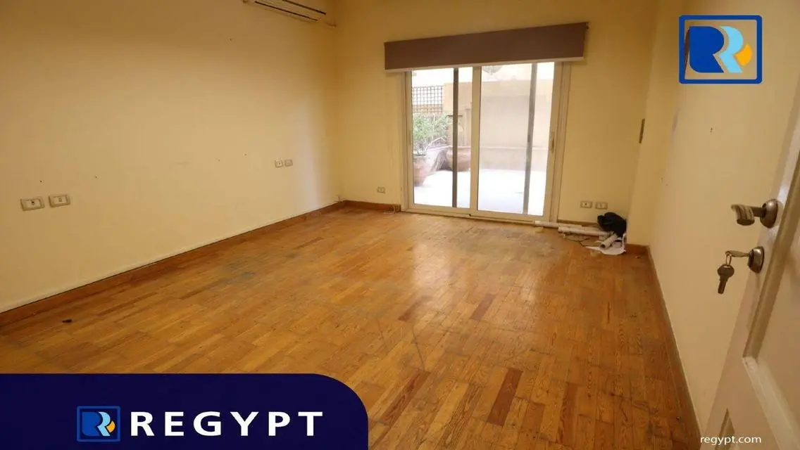 عقار متميز بمساحة 600 متر مع غرفة اجتماعات