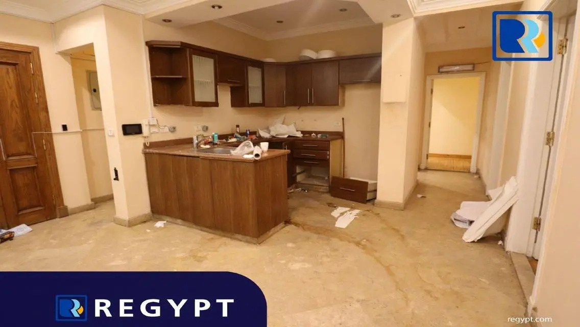 عقار متميز بمساحة 600 متر مع غرفة اجتماعات