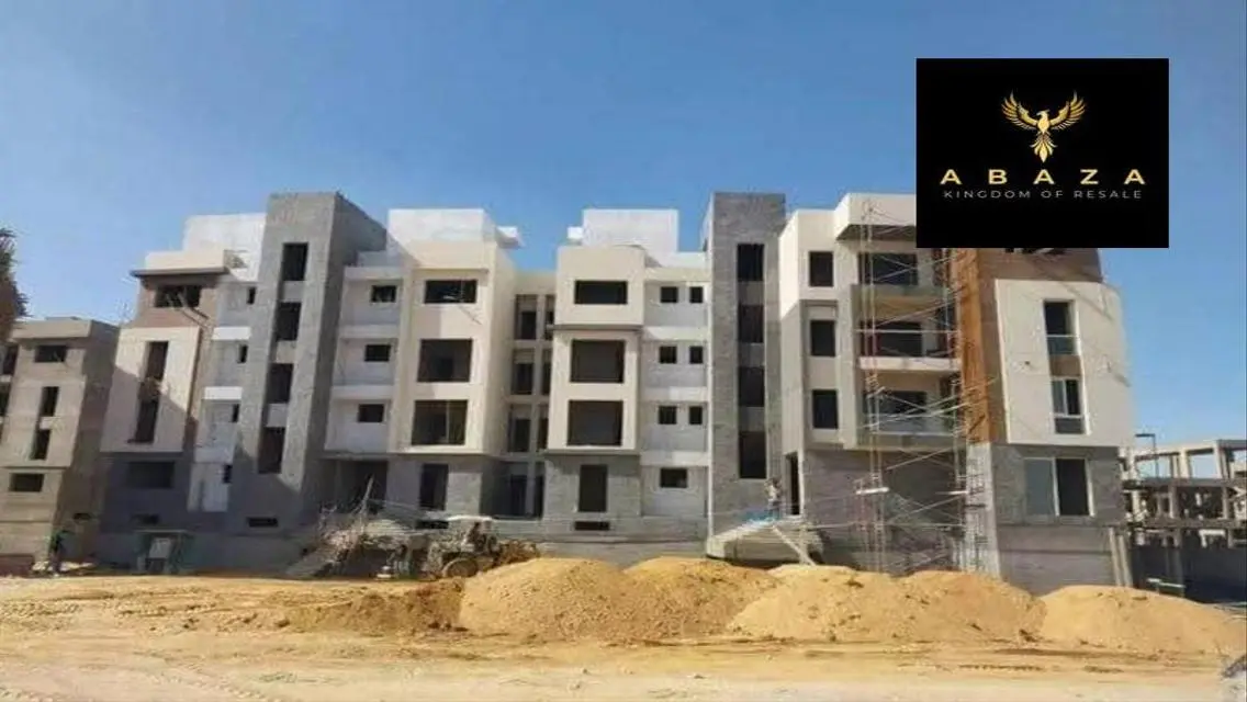 شقة فاخرة للبيع مع شرفة وحارس أمن