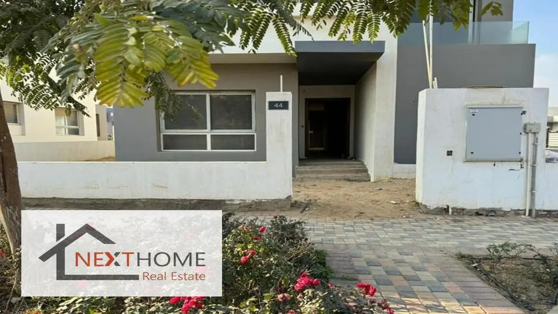 Luxury Villa for Sale with Spacious Design and Premium Amenities