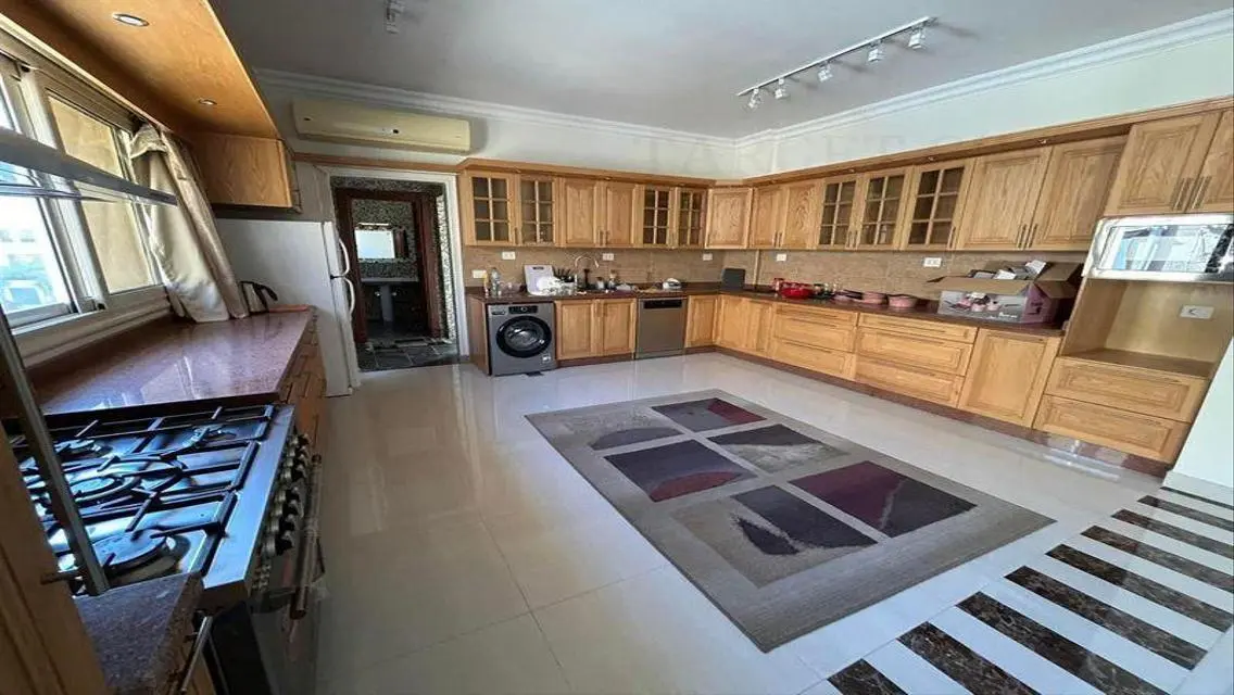 Luxurious Furnished Apartment in the Heart of the City