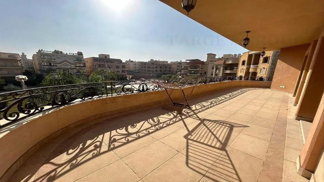 Luxurious Furnished Apartment in the Heart of the City