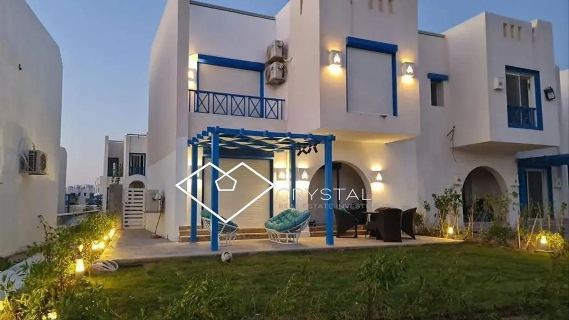 فيلا فاخرة مع إطلالة رائعة بسعر مميز