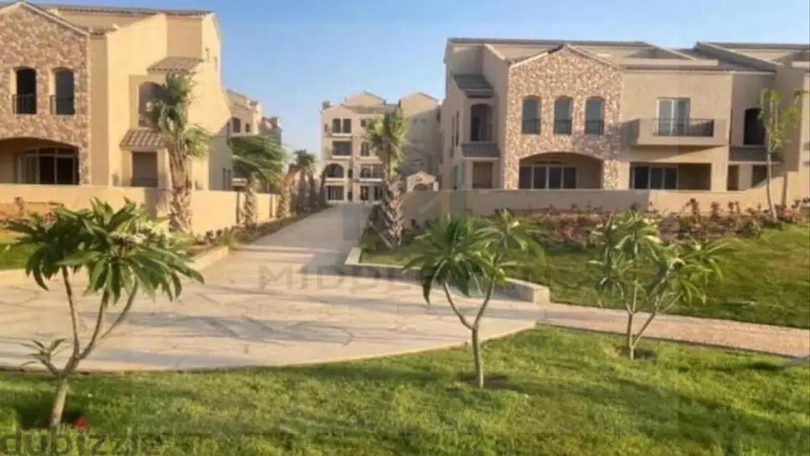 Luxury Apartment for Sale Overlooking Lakes