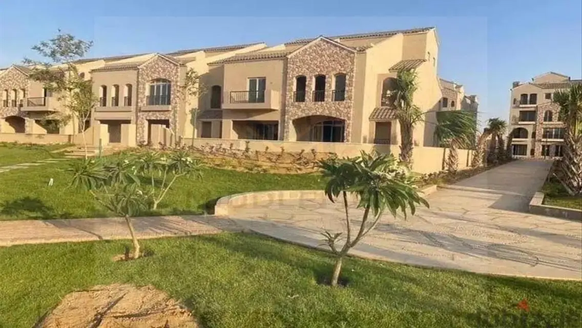 Luxury Apartment for Sale Overlooking Lakes