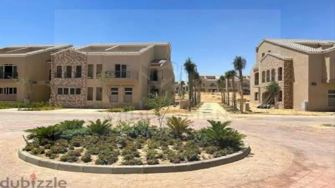 Luxury Apartment for Sale Overlooking Lakes