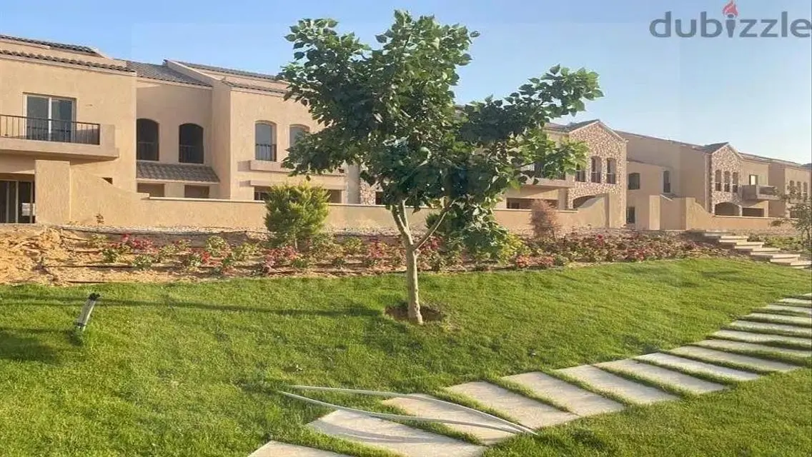 Luxury Apartment for Sale Overlooking Lakes