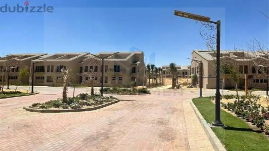 Luxury Apartment for Sale Overlooking Lakes