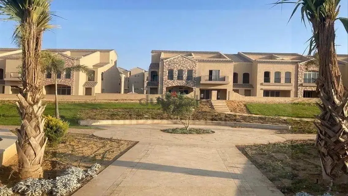 Luxury Apartment for Sale Overlooking Lakes