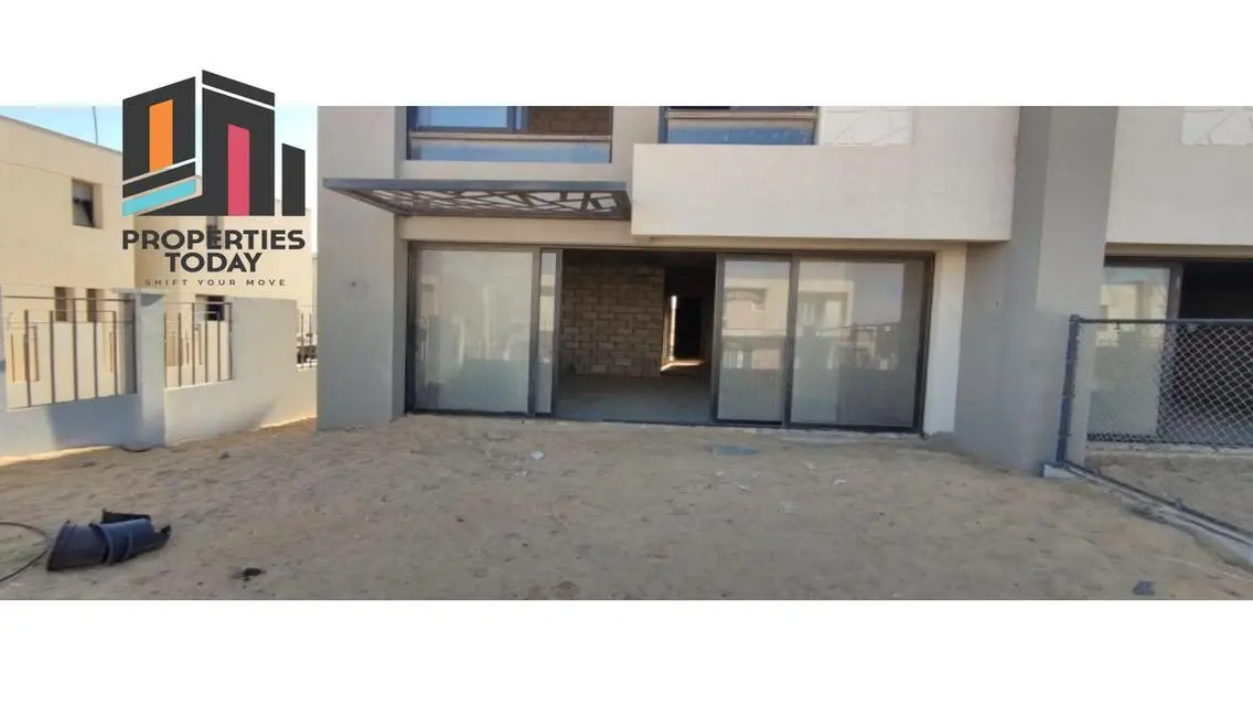 Luxury Villa for Sale with Maid's Room and Study Room