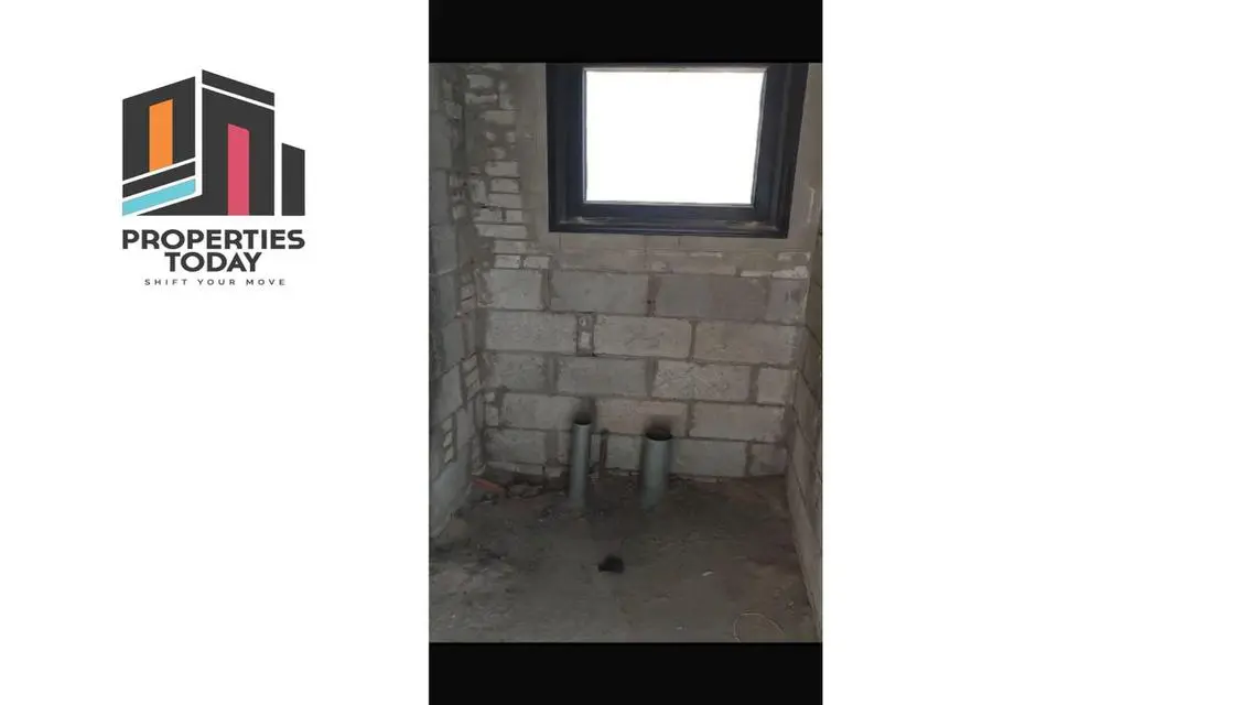 Luxury Villa for Sale with Maid's Room and Study Room