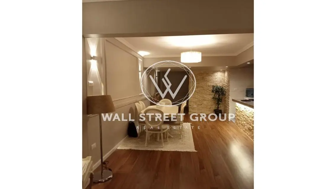 Luxury Apartment Overlooking a Landmark