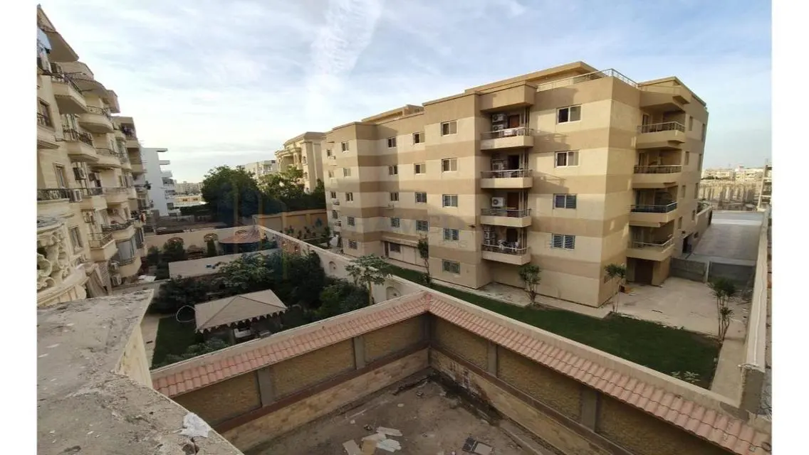 شقة فاخرة للبيع overlooking landmark