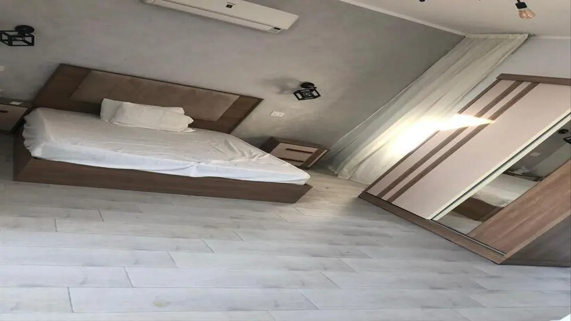 Luxury Apartment with Lake View