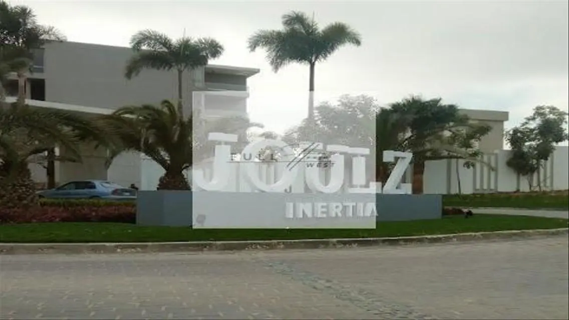 Luxury Villas with Private Pool and Garden in Prime Location