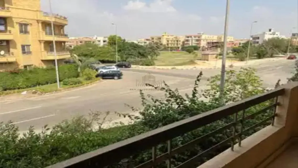 شقة فاخرة للبيع في 20-155