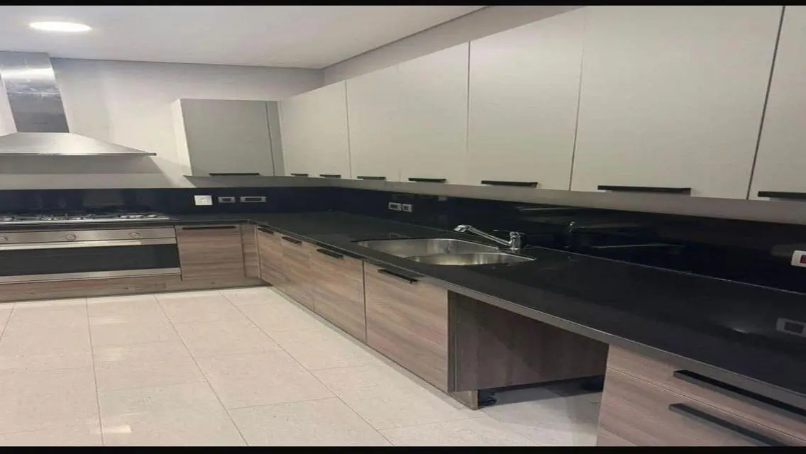 Luxury Apartment with Direct Lake View