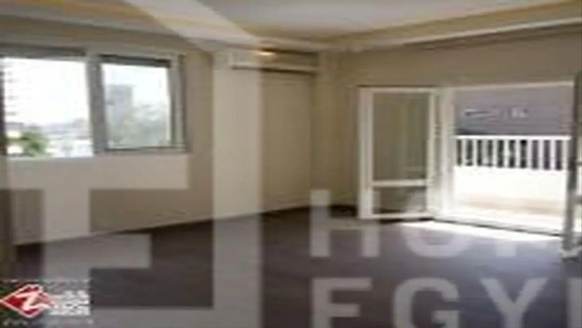 شقة جديدة مشرقة للإيجار في زمالك