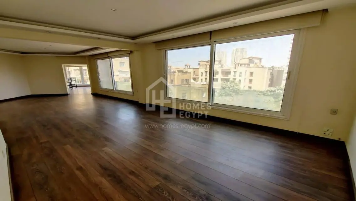 شقة جديدة مشرقة للإيجار في زمالك