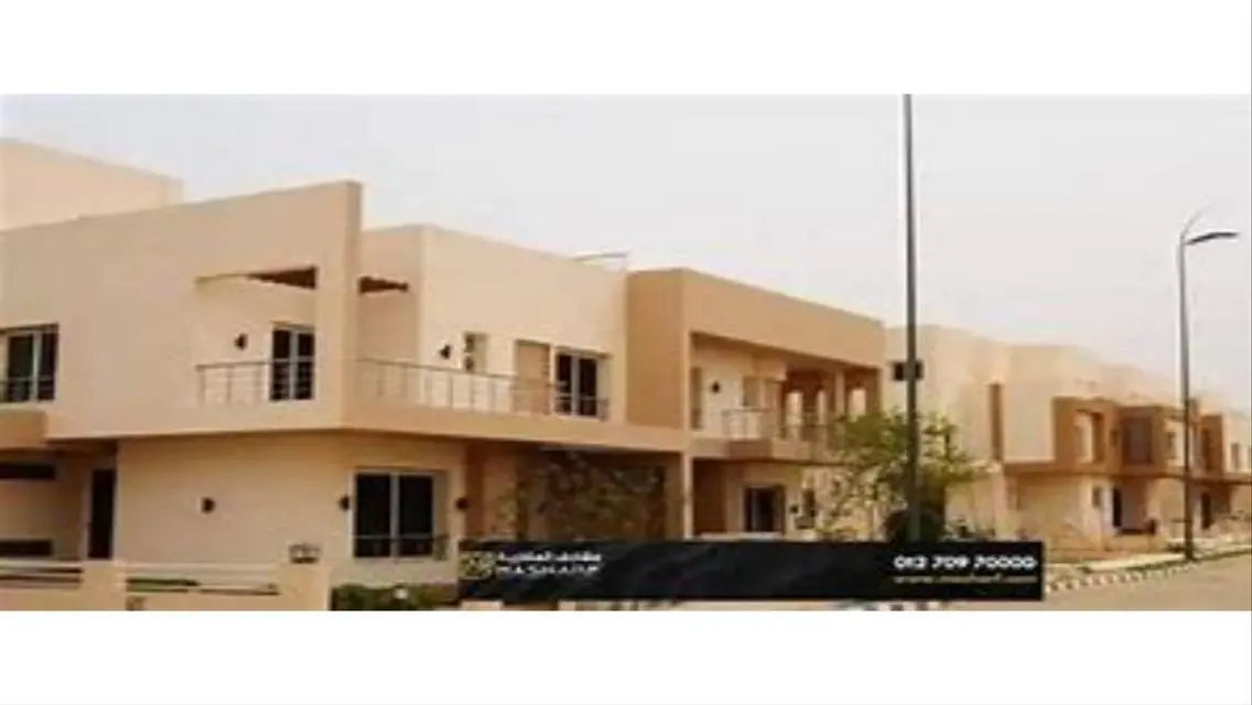 فيلا فاخرة بمساحة واسعة للبيع