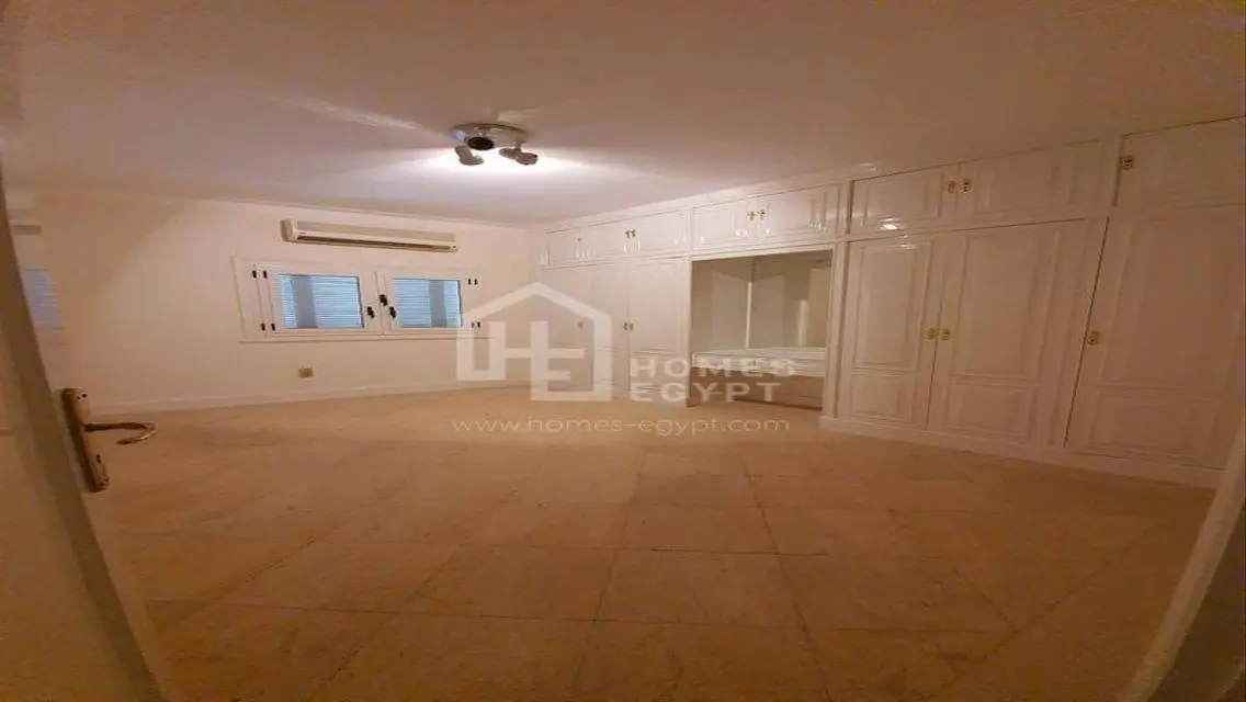 شقة بإطلالة نهر ونباتات للبيع في الزمالك