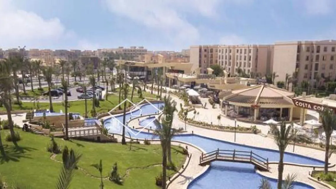 فيلا فاخرة للإيجار بمساحة 2 متر في قلب المدينة