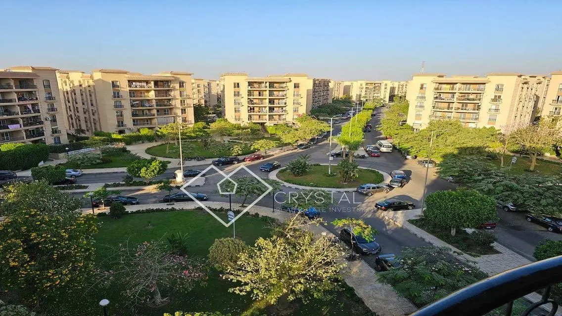 فيلا فاخرة للإيجار بمساحة 2 متر في قلب المدينة