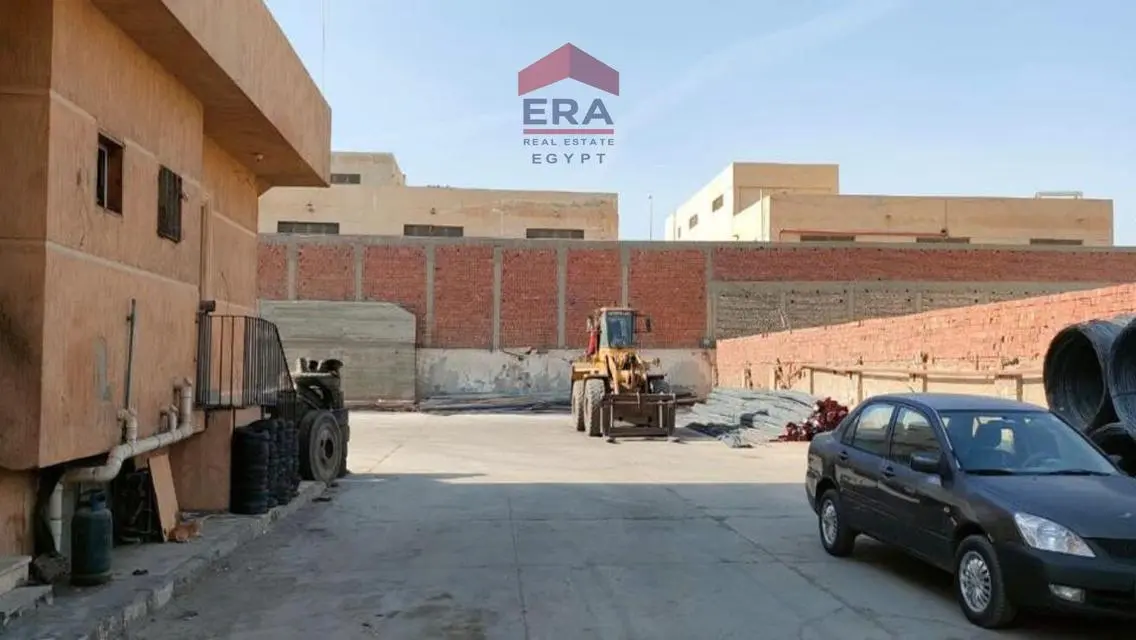 فيلا فاخرة بمساحة 23000 متر مربع للبيع