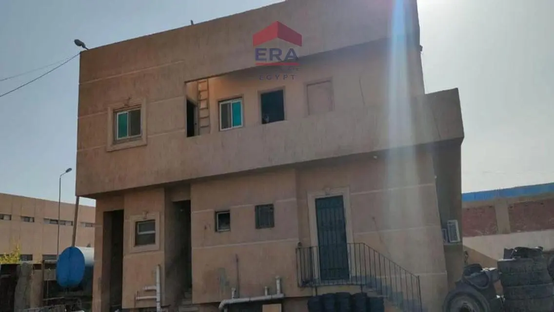 فيلا فاخرة بمساحة 23000 متر مربع للبيع