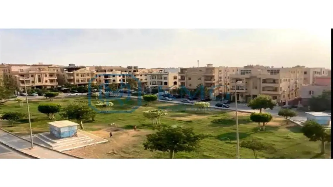 منزل رائع مع شرفة وحارس أمن - 7,100,000 جنيه مصري