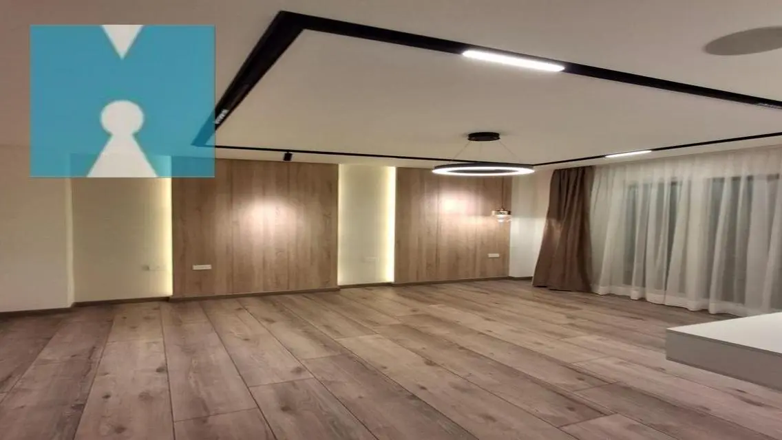 Luxury Apartment with Spacious Layout in the Heart of the City